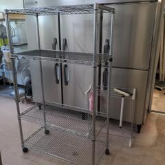 決まりました。メタルラックキャスター付き