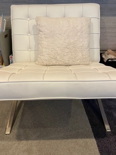 最終値下げ！バルセロナチェア　白黒どちらもあります。