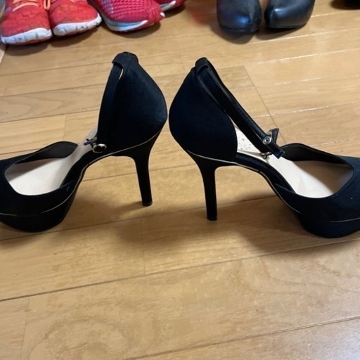 ピンヒール　室内試し履き程度