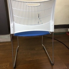 35.800円の品！少量の早い者勝ち！有名メーカーのチェア⭐︎新品未使用！の画像