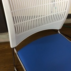 35.800円の品！少量の早い者勝ち！有名メーカーのチェア⭐︎新品未使用！の画像