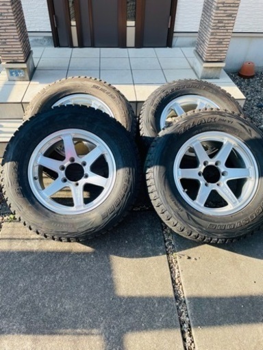 265/65R17 プラドで使用。使用年数少ない美品です。
