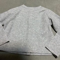 美品　ユニクロ　カーディガン　サイズ130センチの画像