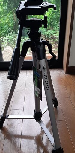カメラ三脚です。新品未使用です。