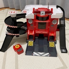 トミカ 変形ファイヤーステーション