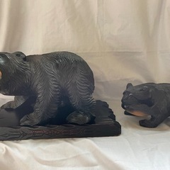 木彫りの熊の親子の画像