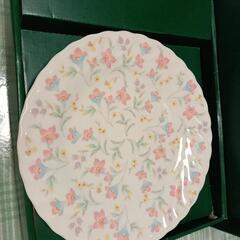 保温トレイ、会津漆器丸盆、大皿小皿セットの画像