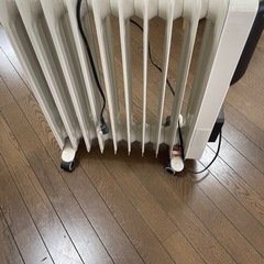 ⭐️受け渡し決定⭐️ハイブリッドオイルヒーター(ハンガーなし、箱無し)の画像