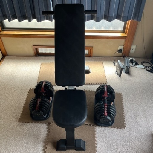 インクラインベンチと可変式ダンベル