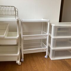 収納家具3点あげます。お譲りする方が決まったので問い合わせ頂いた方に、この場を借りてお詫び申し上げます。の画像
