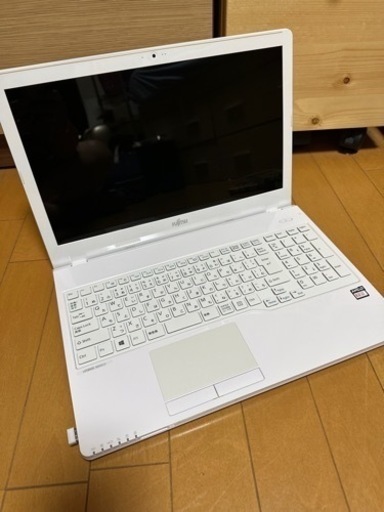 富士通　FMV ノートパソコン　極美品です　②