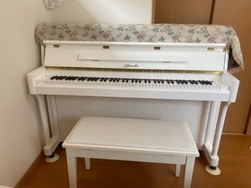 白いピアノ