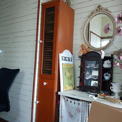 隙間収納家具です。