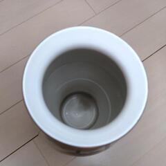 九谷焼の花瓶の画像