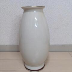 九谷焼の花瓶の画像