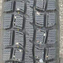 135/80R13 スタッドレスタイヤの画像