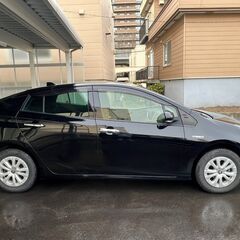 【自社ローン120回払い可能/頭金、保証人なしOK】 トヨタ　プリウス　1.8S E-Four 4WDの画像