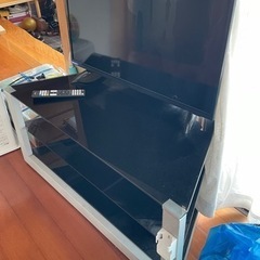差し上げます！壊れたテレビも引き取りお願いします。テレビ台３段ガラス　キャスター付きの画像