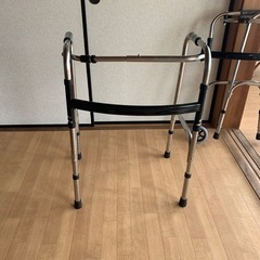折り畳み歩行器　未使用