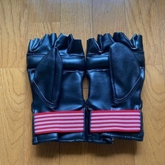 【値下げ】ボクササイズ用グローブ　200円の画像