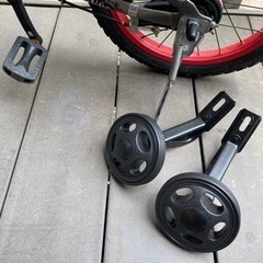 16インチ 男の子用 自転車 補助輪付き 破損有りの画像