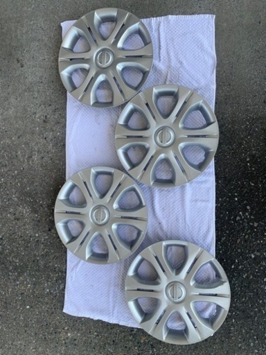 日産　ノート　ホイールカバー