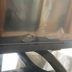 差し上げます！壊れたテレビも引き取りお願いします。テレビ台３段ガラス　キャスター付きの画像