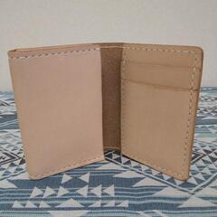 名刺入れ　ハンドメイド　カードケース　ヌメ革　手縫い　生成りの画像