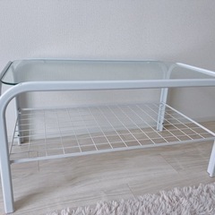 ガラステーブルの画像