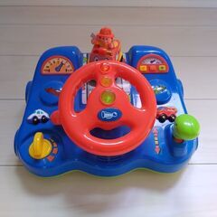 車の運転、電動オモチャの画像