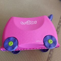 トランキ　trunki ピンク　ケース