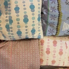 可愛い毛布・枕（ほぼ未使用品）の画像