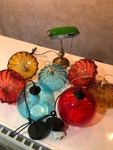 ペンダント照明とスタンドライトより取り