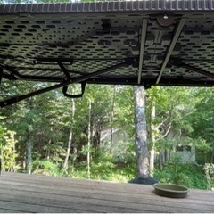 【値下げ】ウッドデッキにピッタリの屋外用折りたたみダイニングテーブルの画像