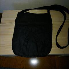 布製ポーチ 未使用 黒 刺繍の画像
