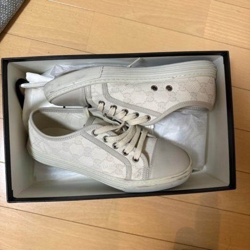 Gucci シューズ　3000円