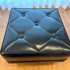 カリモク60 オットマン　黒