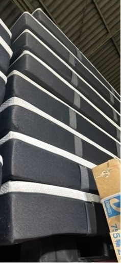 シングルのみ在庫あり。今CMで流れているエマスリープ激安エママットレス新品未使用倉庫保存です。お値段などは説明欄お読みください。