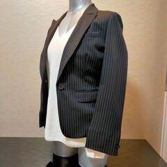 【クリーニング済み！】ピンストライプのスーツの画像