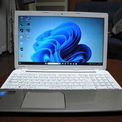 殆ど新品美品です　TOSHIBA 15.6インチ  Window...