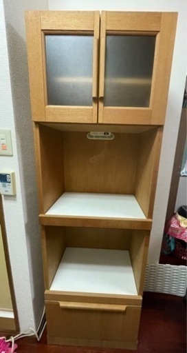1人暮らしに最適です、食器棚