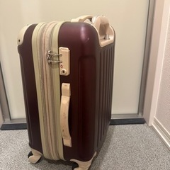 スーツケース