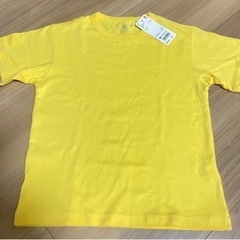 ユニクロ　Tシャツ130 の画像