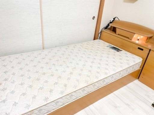 【急募】収納付き　シングルベッド