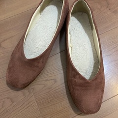 くすみカラー　ふわふわぺたんこパンプス