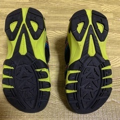 ニューバランス キッズ ベルトサンダル 14㌢の画像
