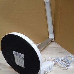 美品　卓上ライト　デスクライト LED 目に優しい 電気スタンド 省エネ 学習机 テーブルスタンド　タッチセンサー調光 USBポート付け ホワイト　折り畳み式　コンパクトの画像