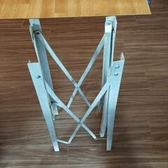 キャンプ用品 コールマンのスタンドの画像