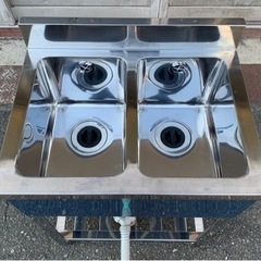 業務用 美品 2槽シンク 幅600×奥450×高さ800(mm) バックガード付き 厨房機材 キッチン 手洗い場 機器 店舗用品 大阪 2層シンク 大阪発の画像