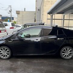 【自社ローン120回払い可能/頭金、保証人なしOK】  トヨタ　プリウス　1.8S E-Four 4WDの画像